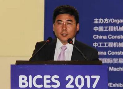 會(huì)議由中國(guó)國(guó)際貿(mào)促會(huì)機(jī)械行業(yè)分會(huì)副會(huì)長(zhǎng)周衛(wèi)東主持。
